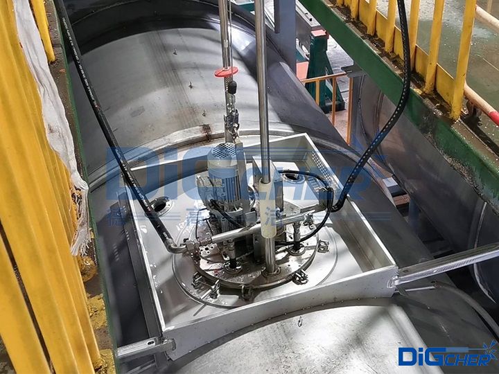 高壓水公路罐車自動清洗機構