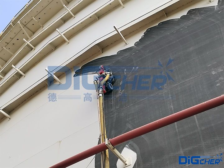 德高潔石化儲罐爬壁機器人防腐施工